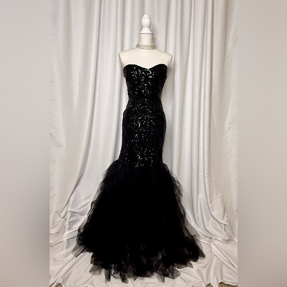 Chic Black Strapless Sequin Dress